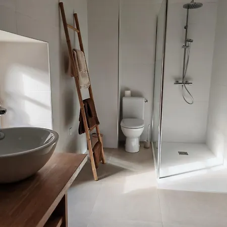 Hébergement de vacances Mandaline Avec Jacuzzi Intérieur *