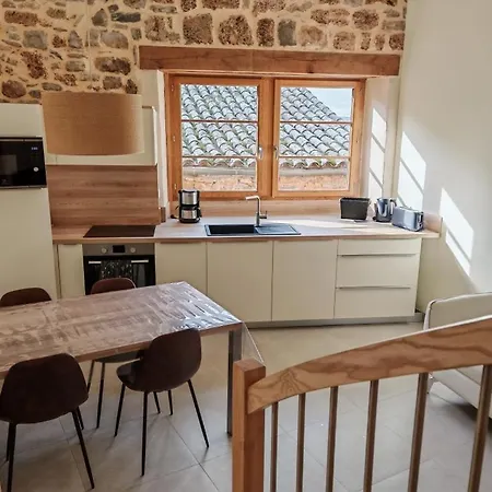 Mandaline Avec Jacuzzi Interieur * Saint-Georges-de-Luzençon