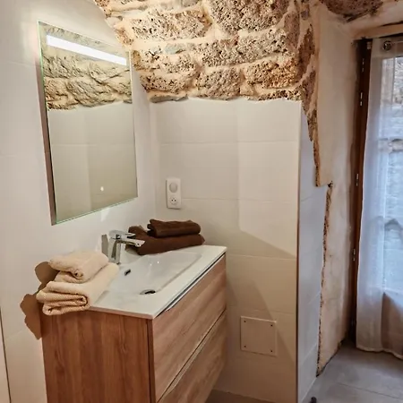 Feriehus Mandaline Avec Jacuzzi Interieur Saint-Georges-de-Luzençon