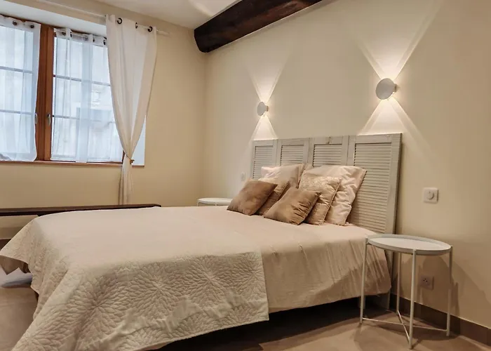 Mandaline Avec Jacuzzi Interieur * Saint-Georges-de-Luzençon