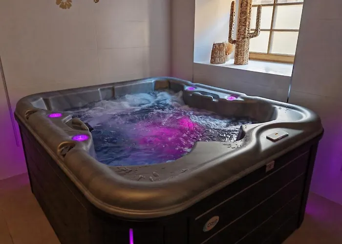 Semesterbostad Mandaline Avec Jacuzzi Interieur